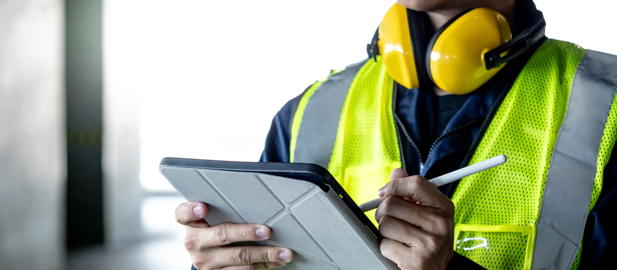DEKRA Safety Web im Arbeitssicherheitsreport 2025: